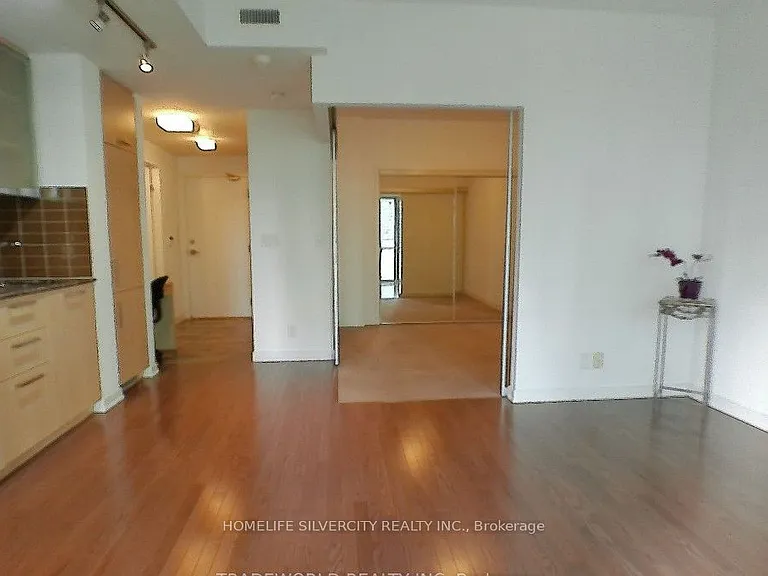 12 York St #601 — Photo 11