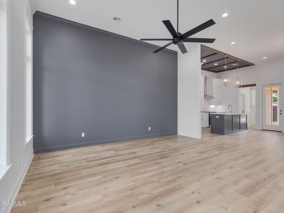 5th image of 109 Meadow Walk Dr