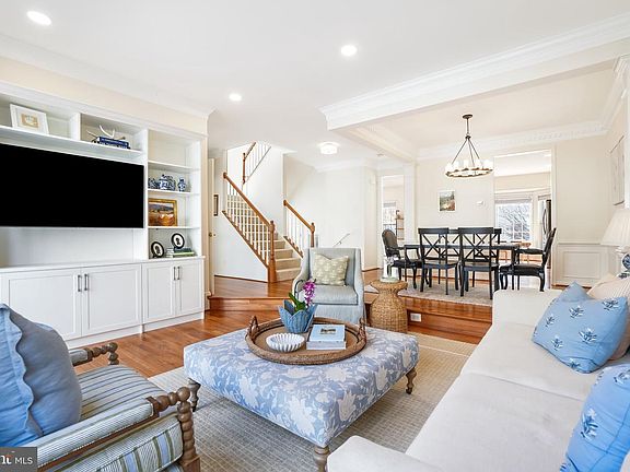 3rd image of 2412 Gretter Pl