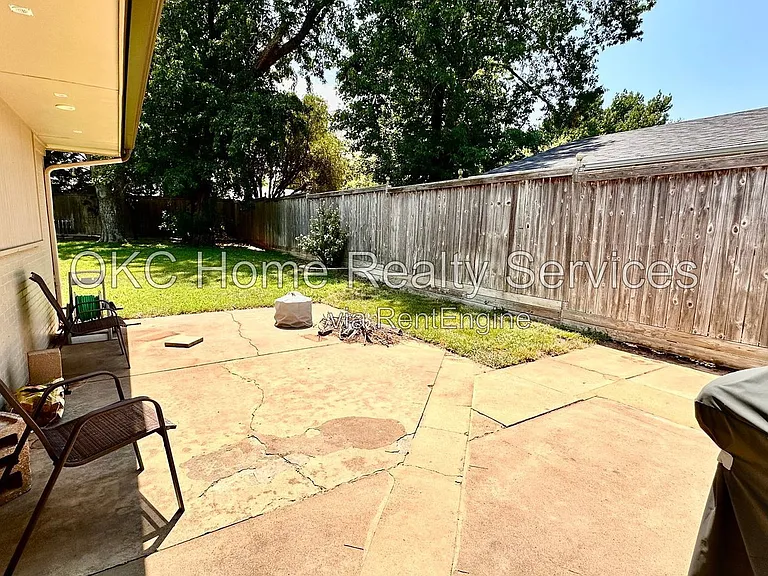 2008 NW 47th St — Photo 25
