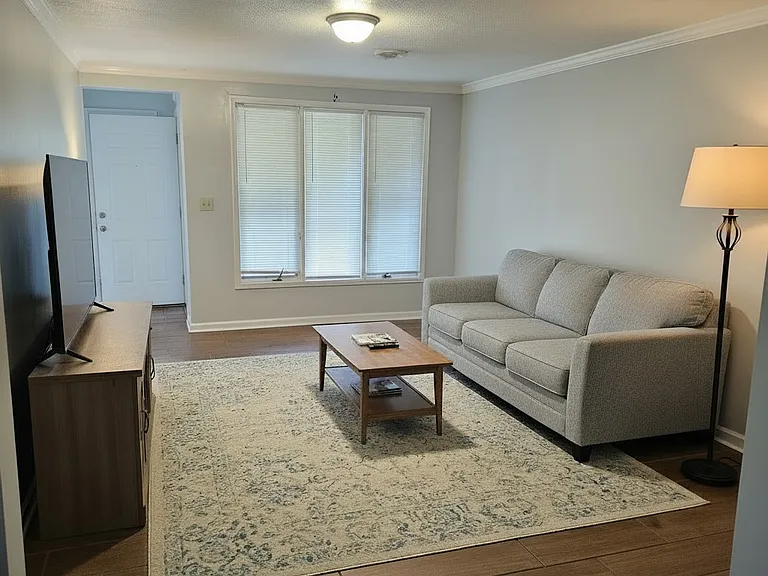 405 New Hope Rd — Photo 2