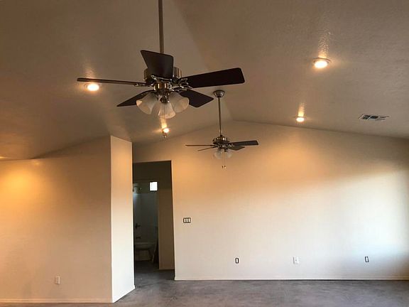 5th image of 339 W Raven Cliff Way