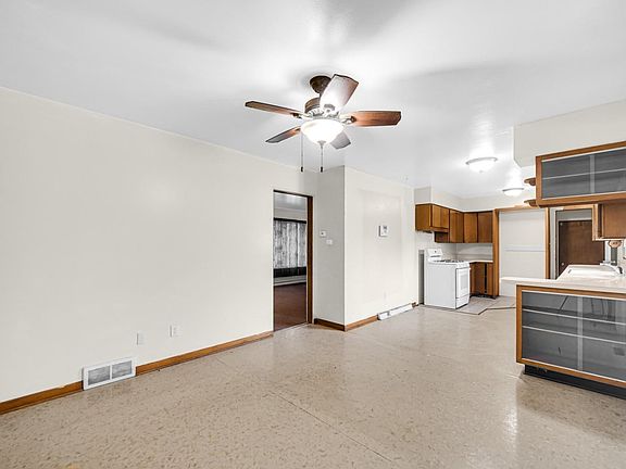 5th image of 700 W 55th Ave