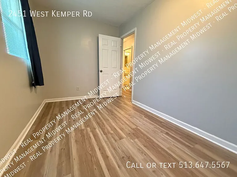 2451 W Kemper Rd — Photo 9