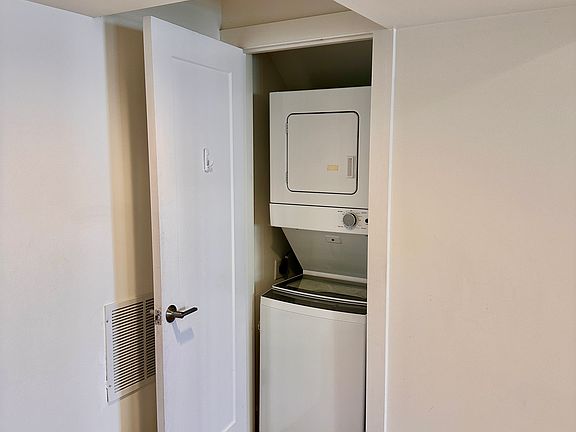 4th image of 799 Piedmont Ave NE APT 8