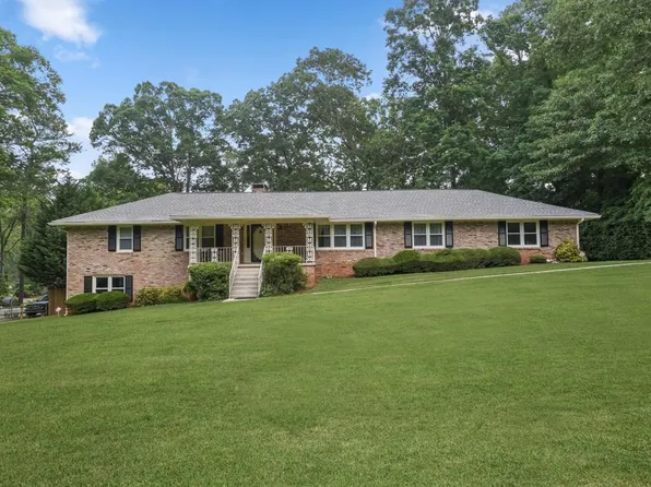 1610 Lucelle Ave, Stone Mountain, GA 30087