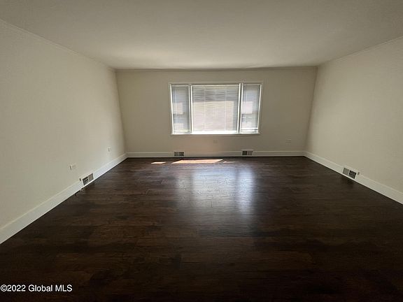 5th image of 16 Charles St