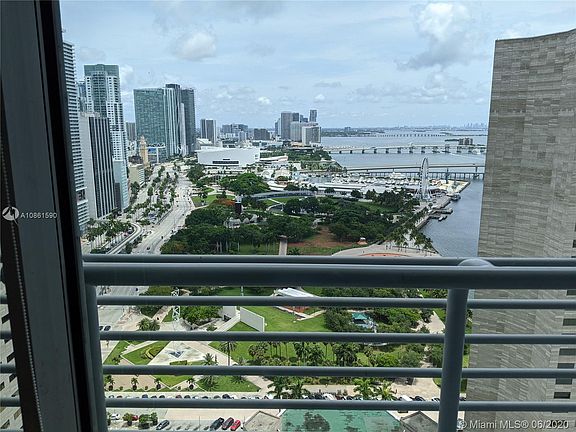 2nd image of 325 Biscayne Blvd #3424