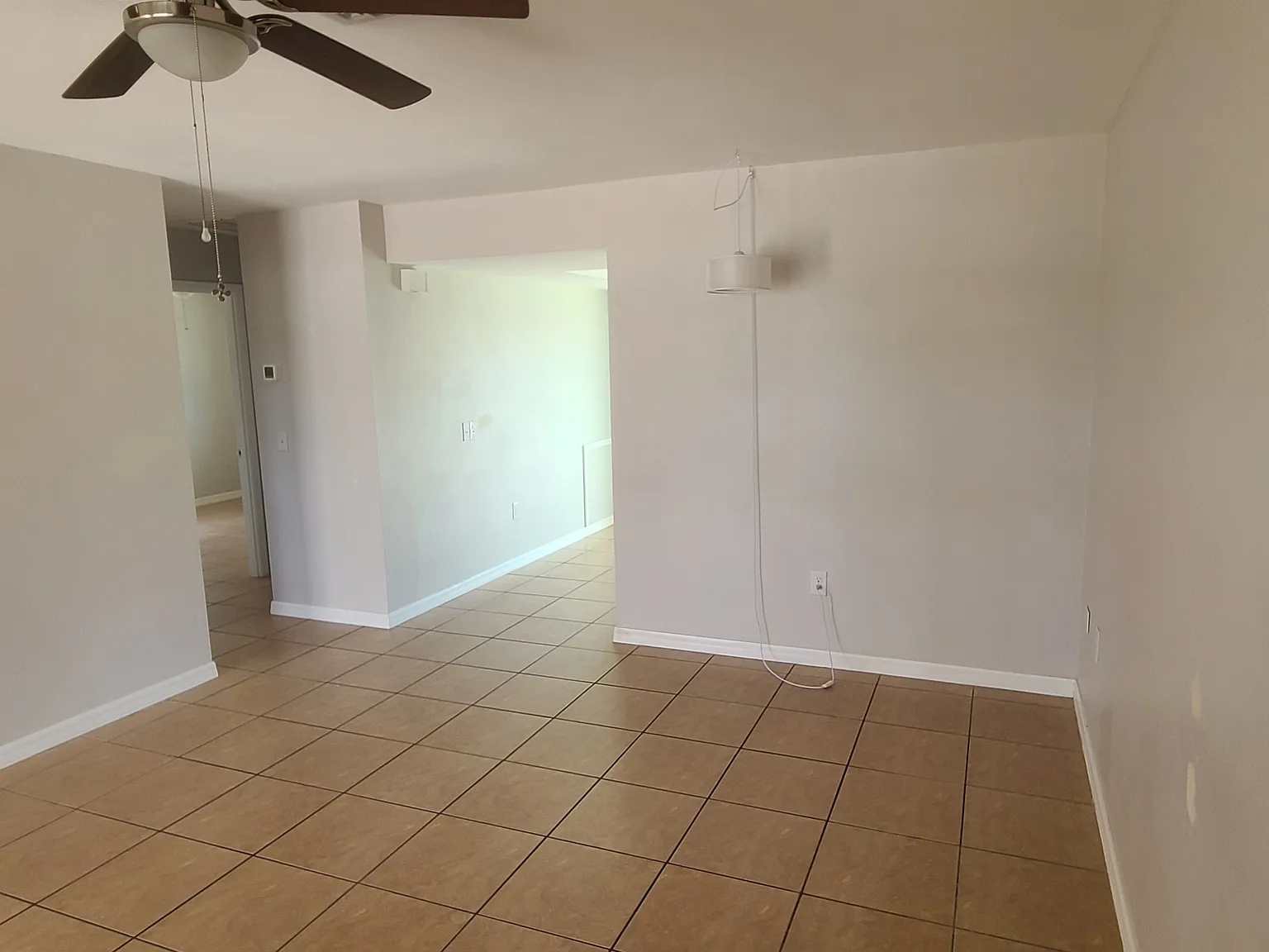 2 bed, 765 sqft, $1,295 — Photo 3