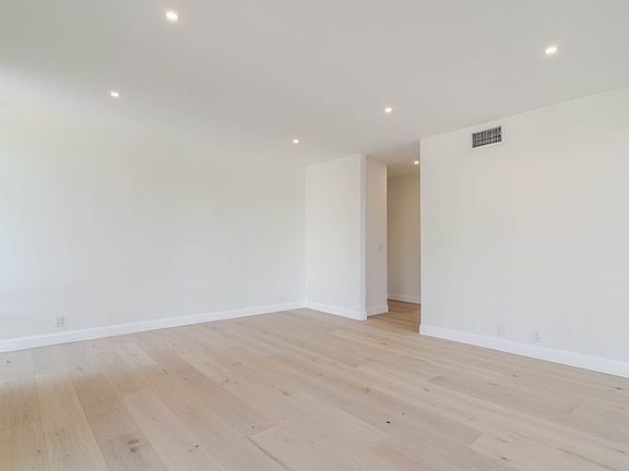 4th image of 1305 N Columbus Ave Unit 208