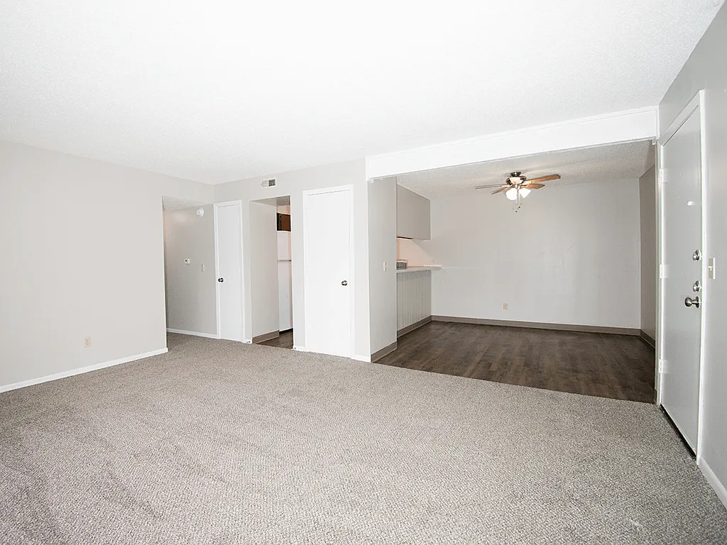 Eastgate Apartments — Photo 1