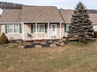 8 Penn Brook Dr, Bloomsburg, PA 17815