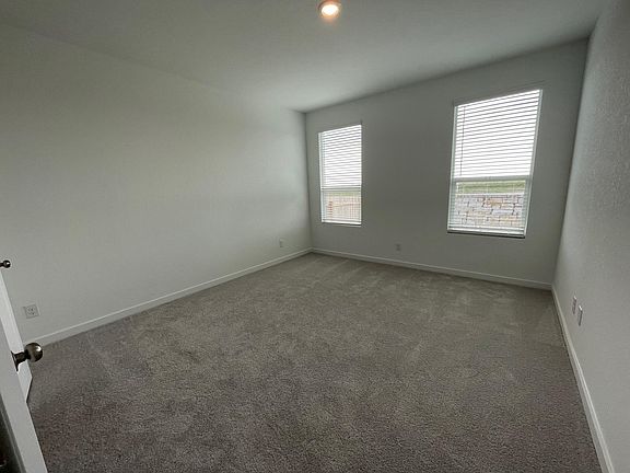 4th image of 441 Sormonne Loop