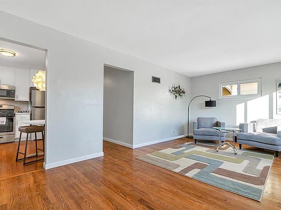 2nd image of 7105 Tholozan Ave