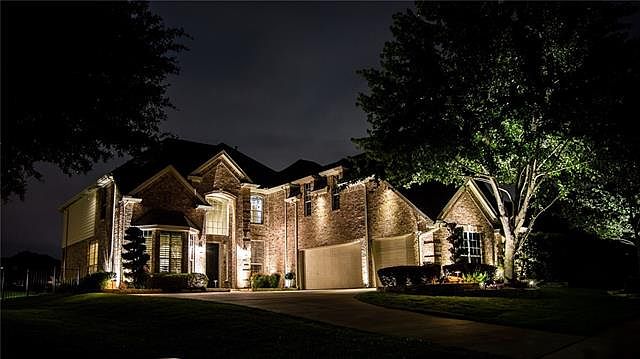 1st image of 1915 Club Lake Cir