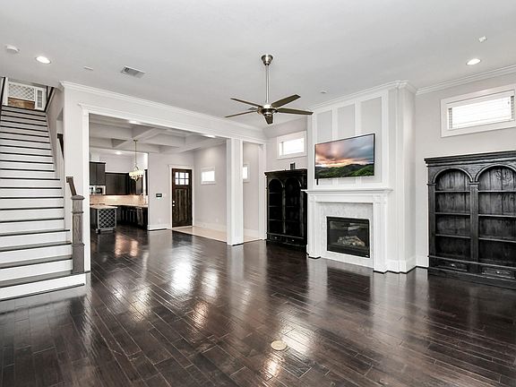 5th image of 239 W 27th St