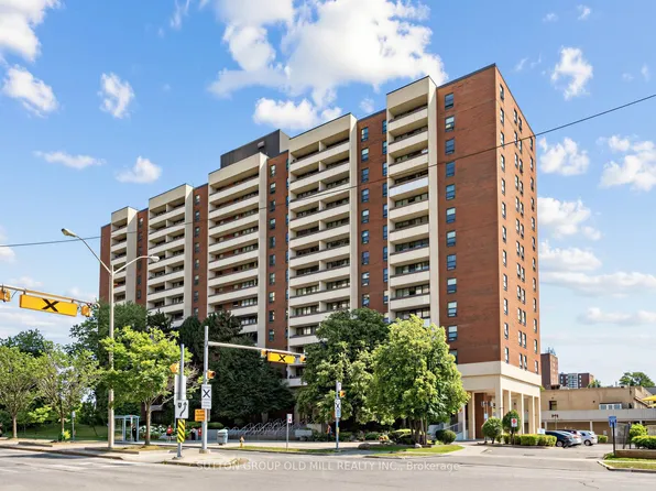 455 Sentinel Rd #1001, Toronto, ON M3J 1V5