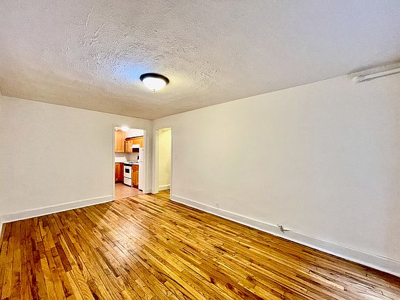 3rd image of 210 E 31st St APT 1B