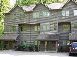 1332-1 Aaron Smith Dr, Bridgeport, WV 26330