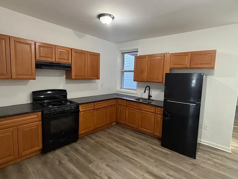 397 Myrtle Ave #4 — Photo 1