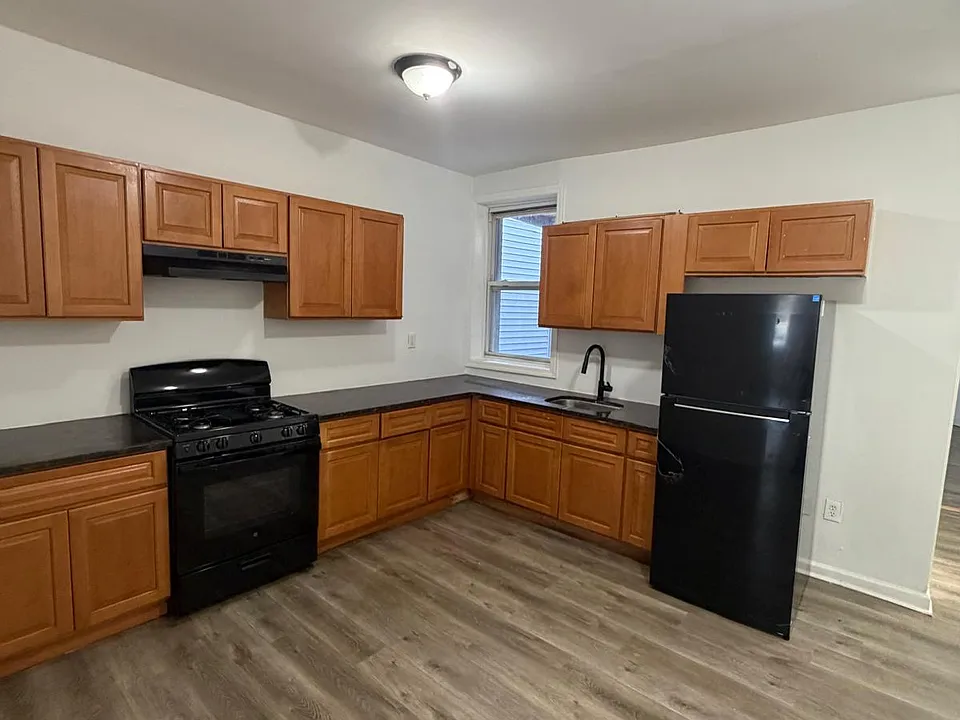 397 Myrtle Ave #4