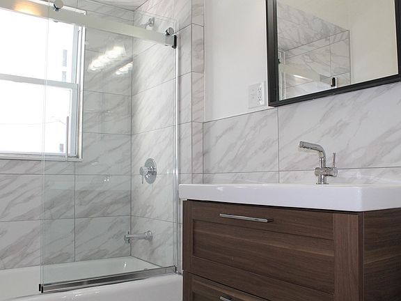 4th image of 1016 South St #1