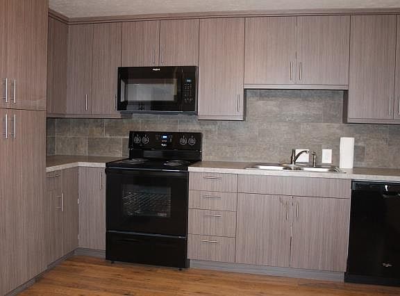 2nd image of 317 Oak St APT 6