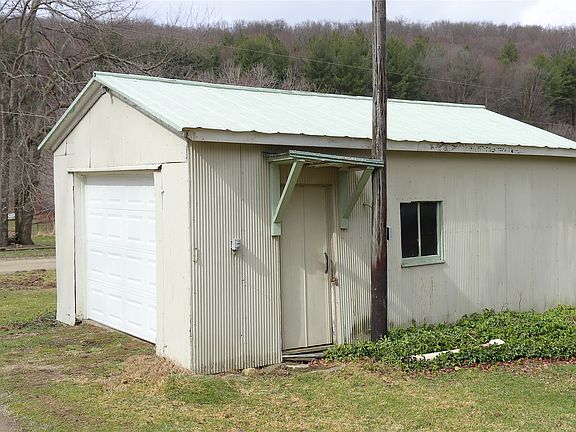 3rd image of 700 Spencer Rd