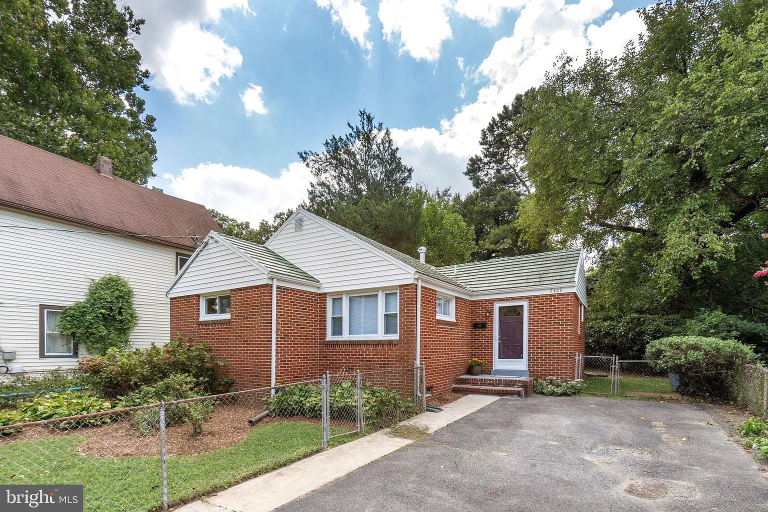 3409 Varnum St photo 1