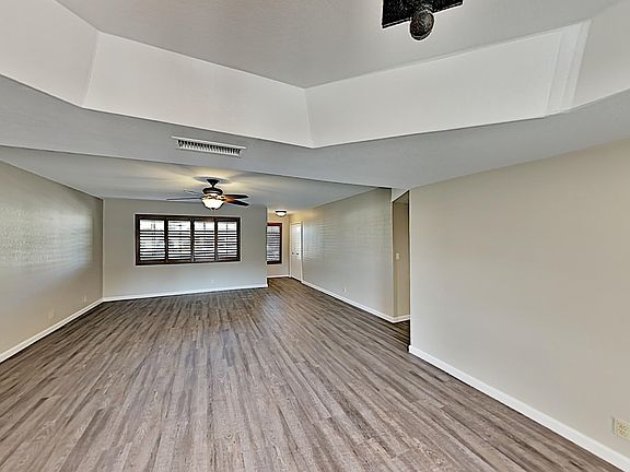 5th image of 1923 E Jacaranda Cir