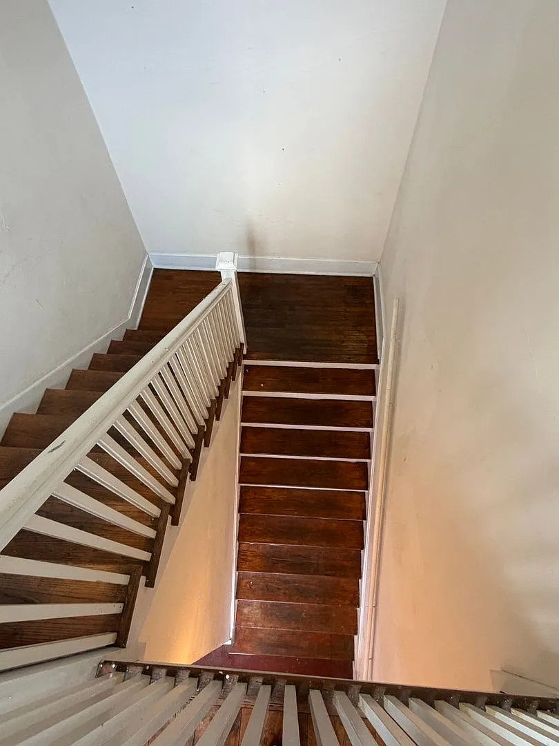 2 Bedroom / 1 Bathroom Home with Office Area Habersham, Savannah, GA — Photo 3