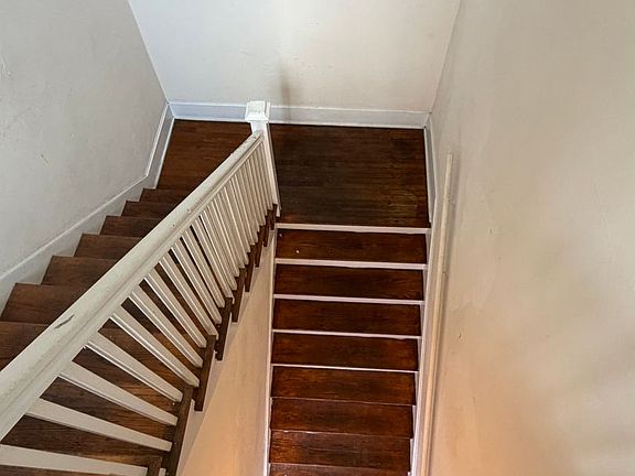3rd image of 138 E 48th St