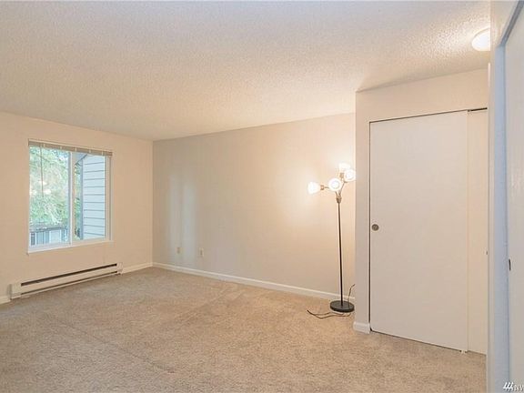 2nd image of 14705 NE 31st Pl