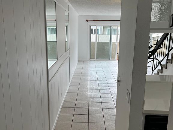 2nd image of 319 E Surfside Dr