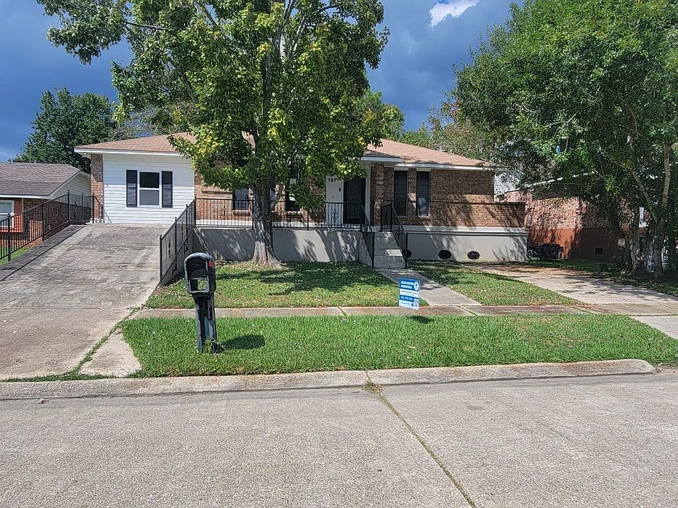 5 bedrooms, 2 full baths