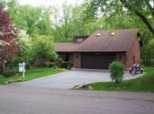 9812 Zimmer Dr, Algonquin, IL 60102