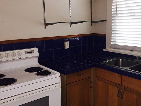 5th image of 333 7th St S APT 1