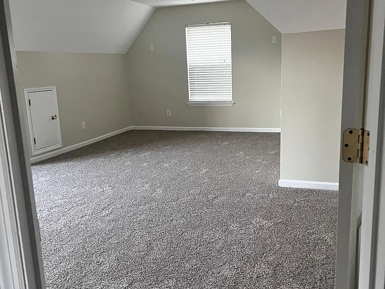 203 Riverbend Ln — Photo 23
