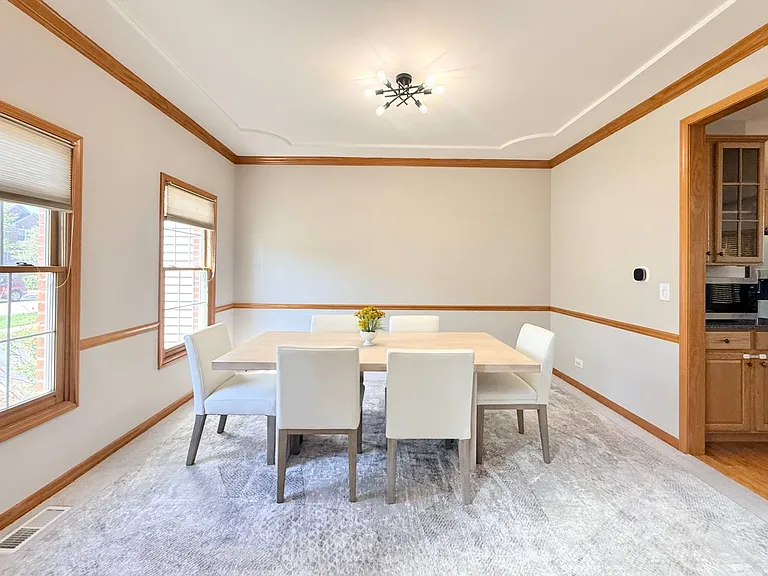 2052 Gardner Cir E — Photo 15