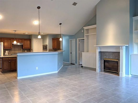4th image of 11211 Armstrong Ln