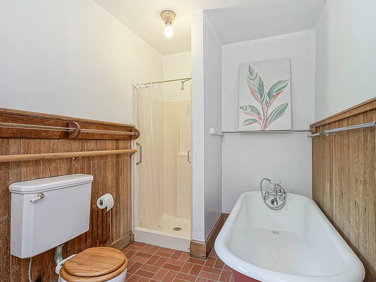 315 Chestnut St — Photo 11