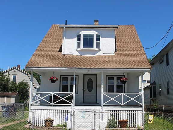 2nd image of 115 Oak Island St