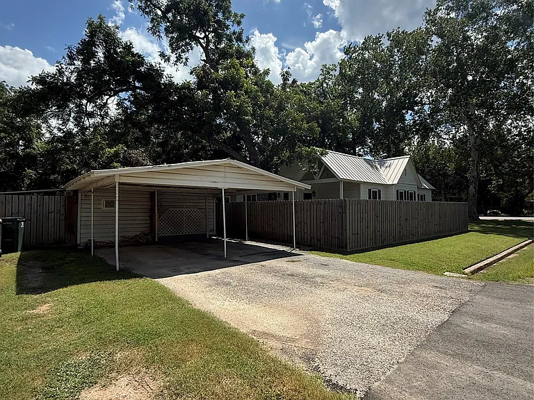 408 Short St — Photo 24