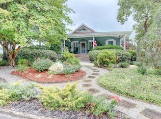 511 Peninsula Dr, Carolina Beach, NC 28428