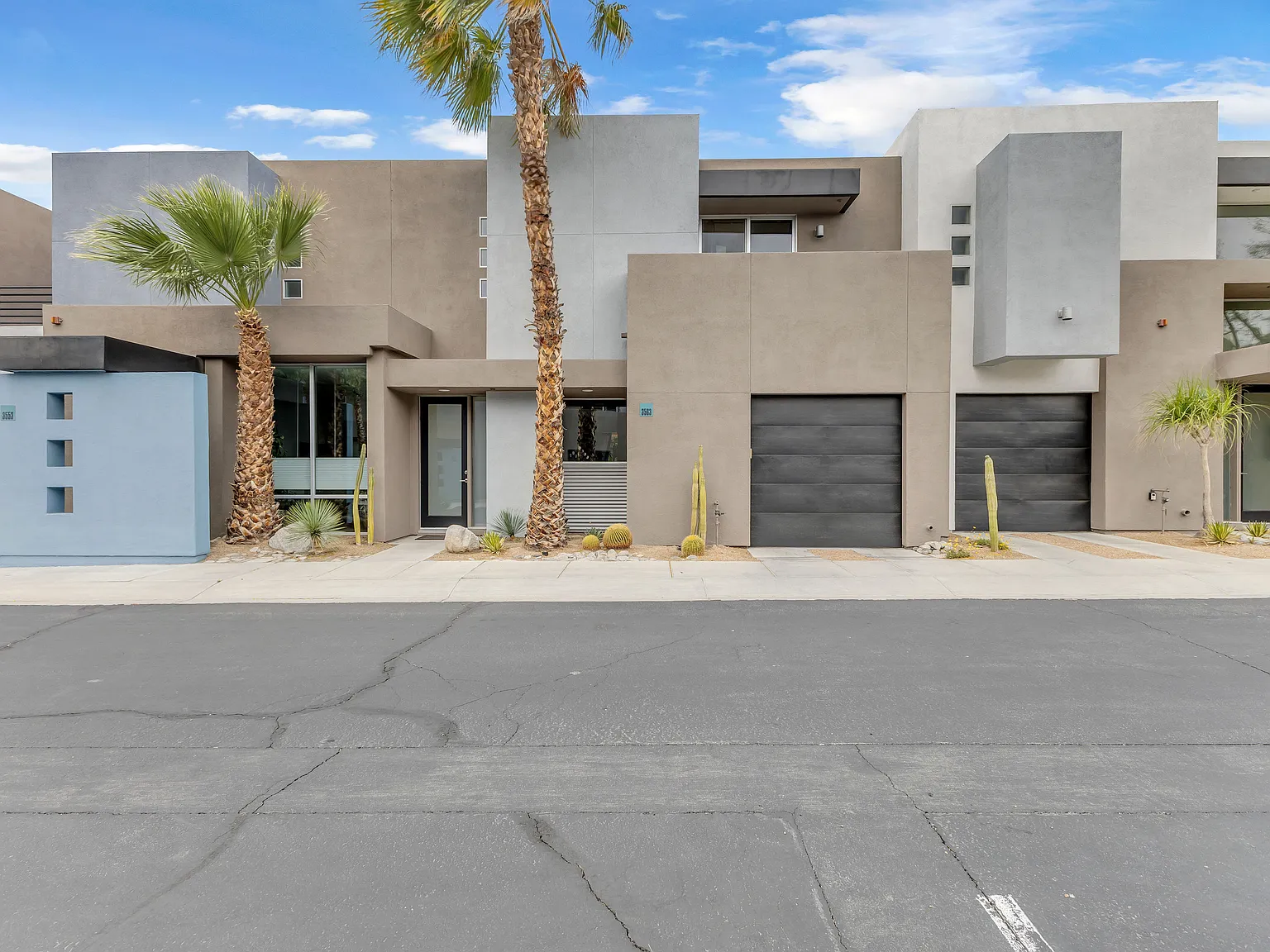 2 bed, 2.5 bath, 1306 sqft, $3,295 — Photo 1