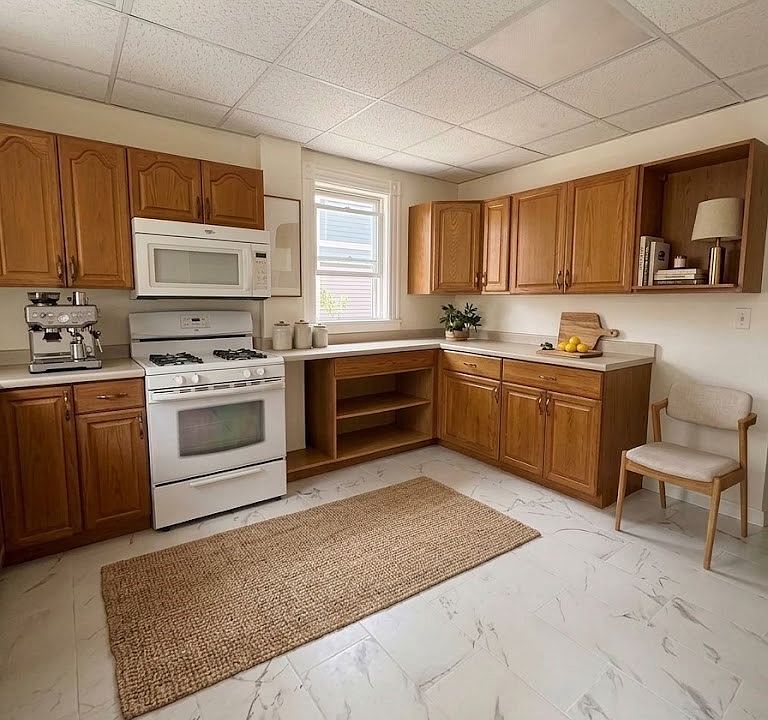 1st image of 10 Alcott St Floor 1