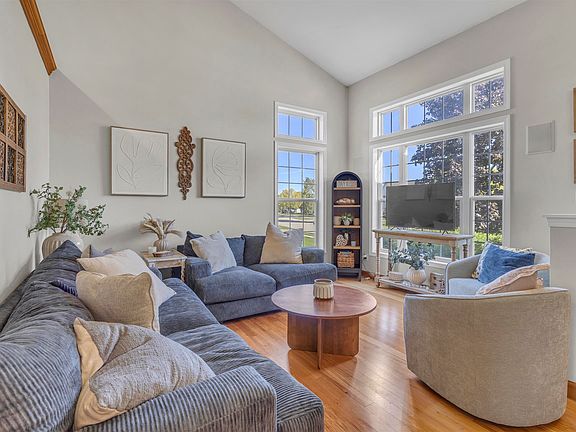 4th image of 446 Rockrose Dr