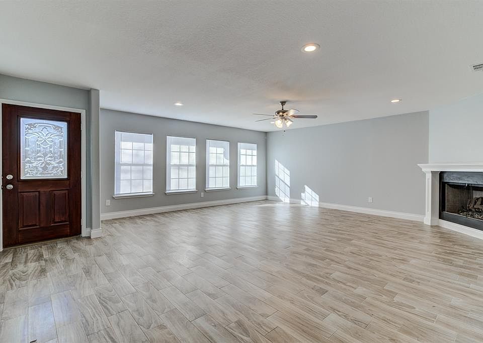 1st image of 5239 Dumore Dr