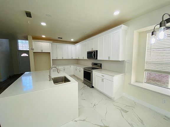 4th image of 1622 Mineral Springs Dr