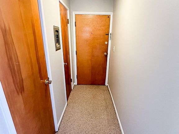 2nd image of 4121 Gratiot Ave APT 28